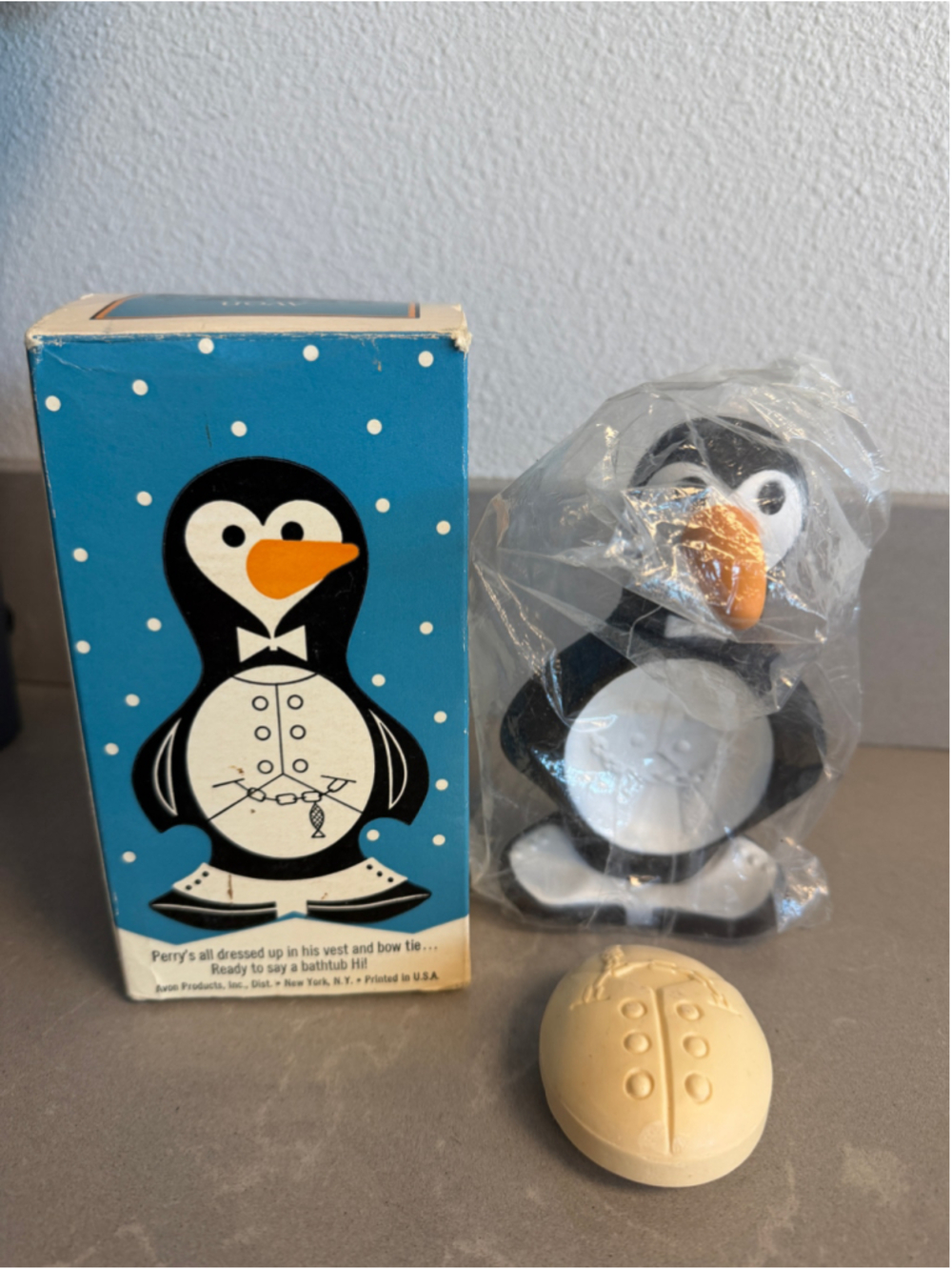 Vintage Avon Perry the Penguin Soap Floating Soap Dish NOS New in Box